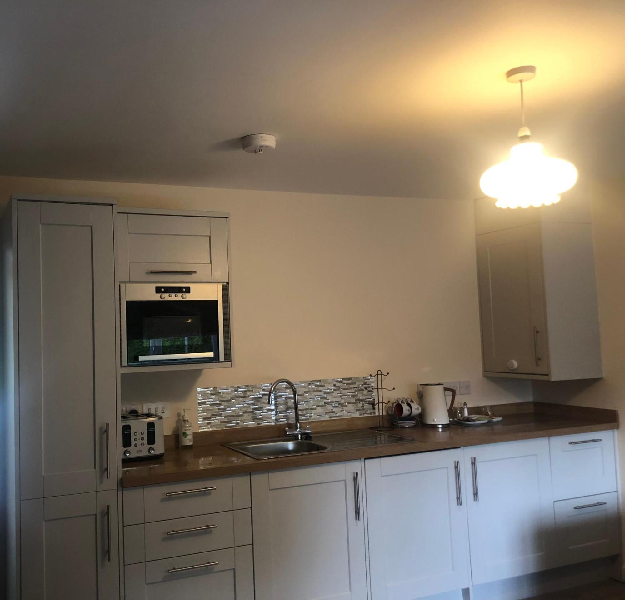 Broad Blunsdon Entire Guest Suite With Gated Property מראה חיצוני תמונה